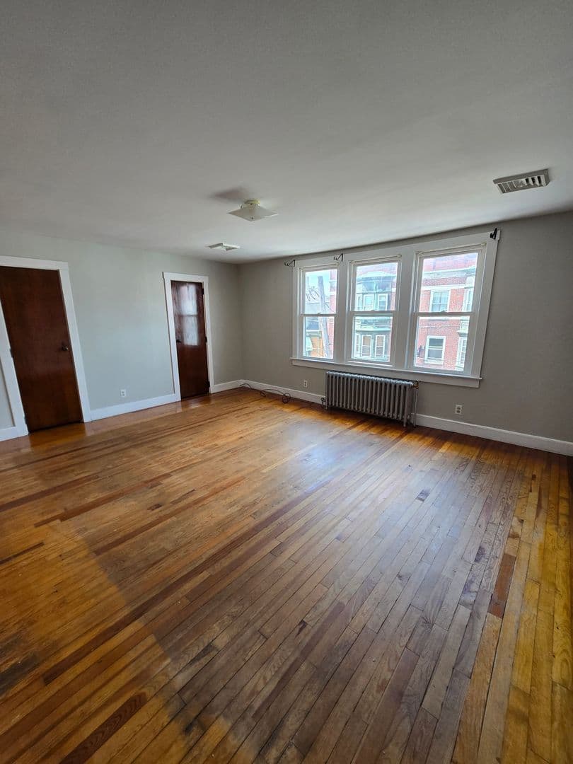 Hamburg Apartment: 320 State St A