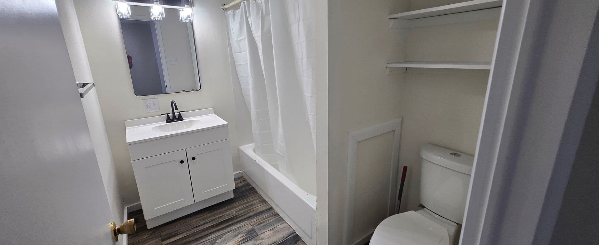 Frackville Apartment: 300 W Frack St