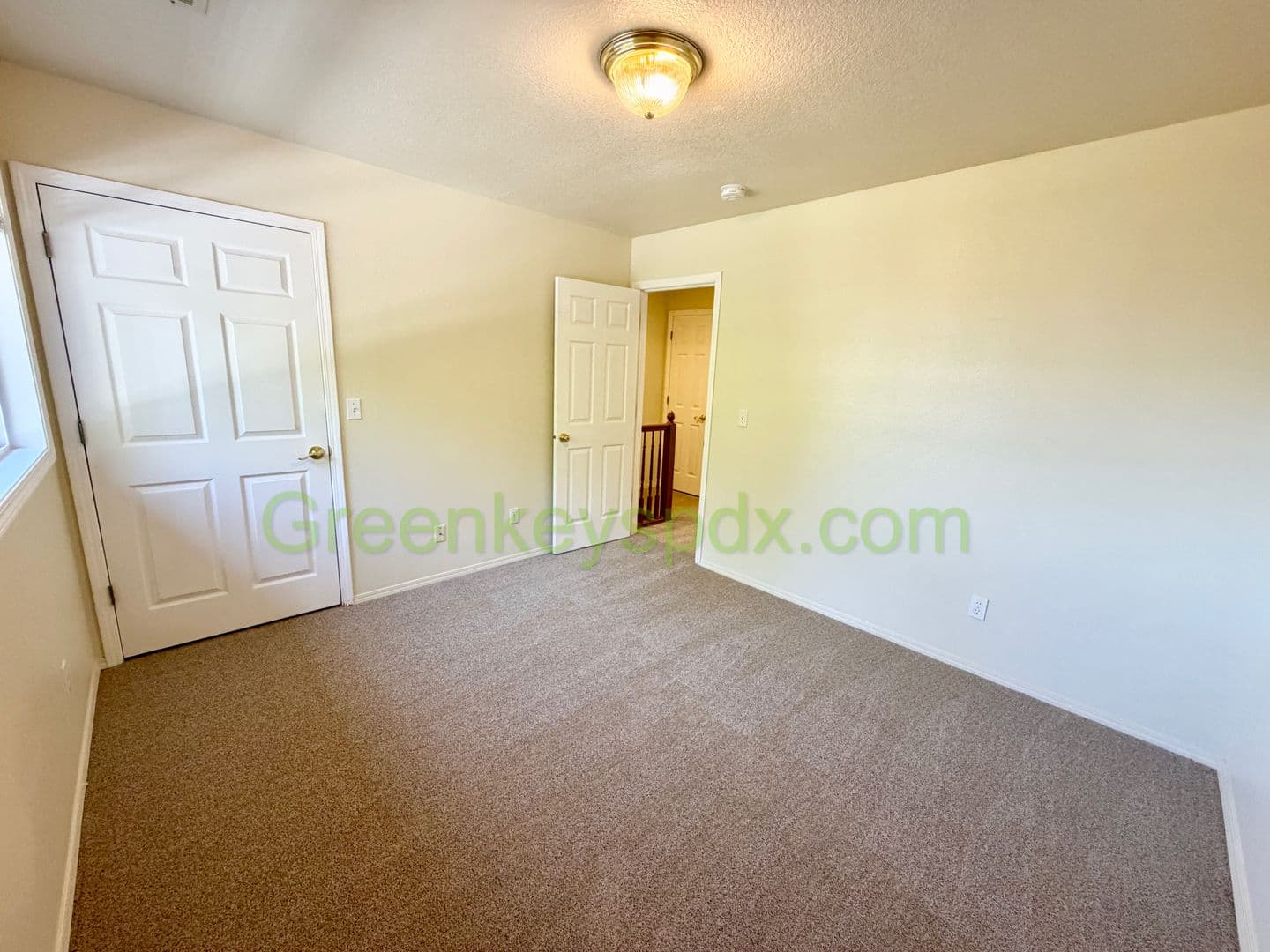 Troutdale House: 1032 Southwest Halsey Street