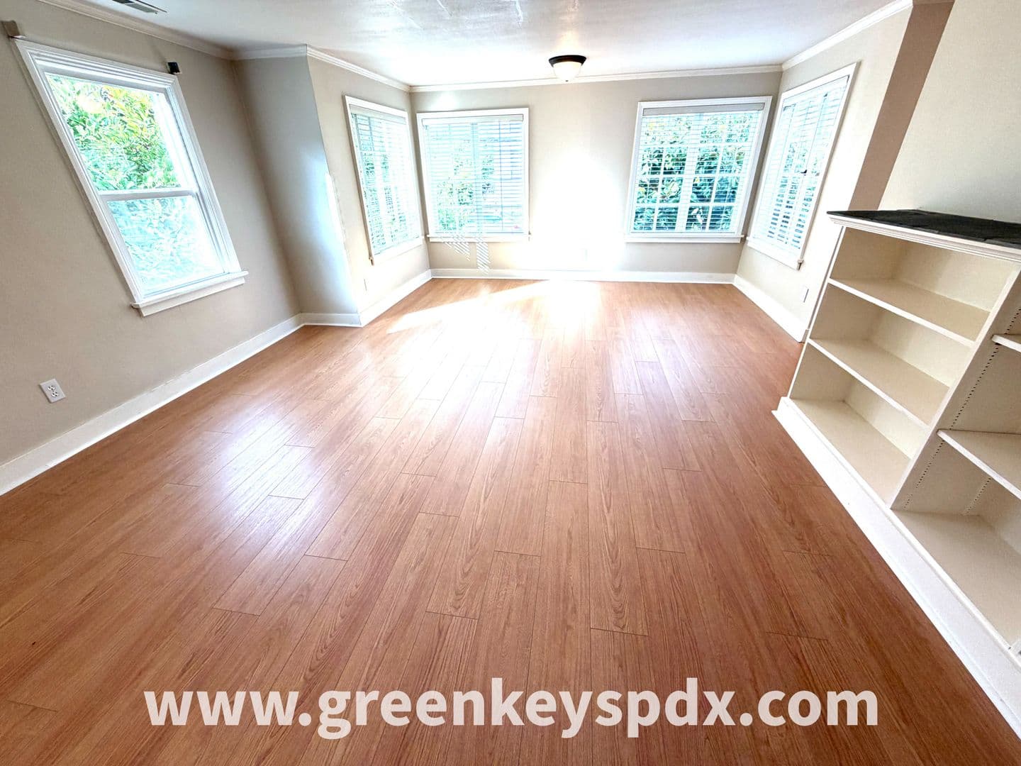 Portland Apartment: 1136 Southwest Gibbs Street