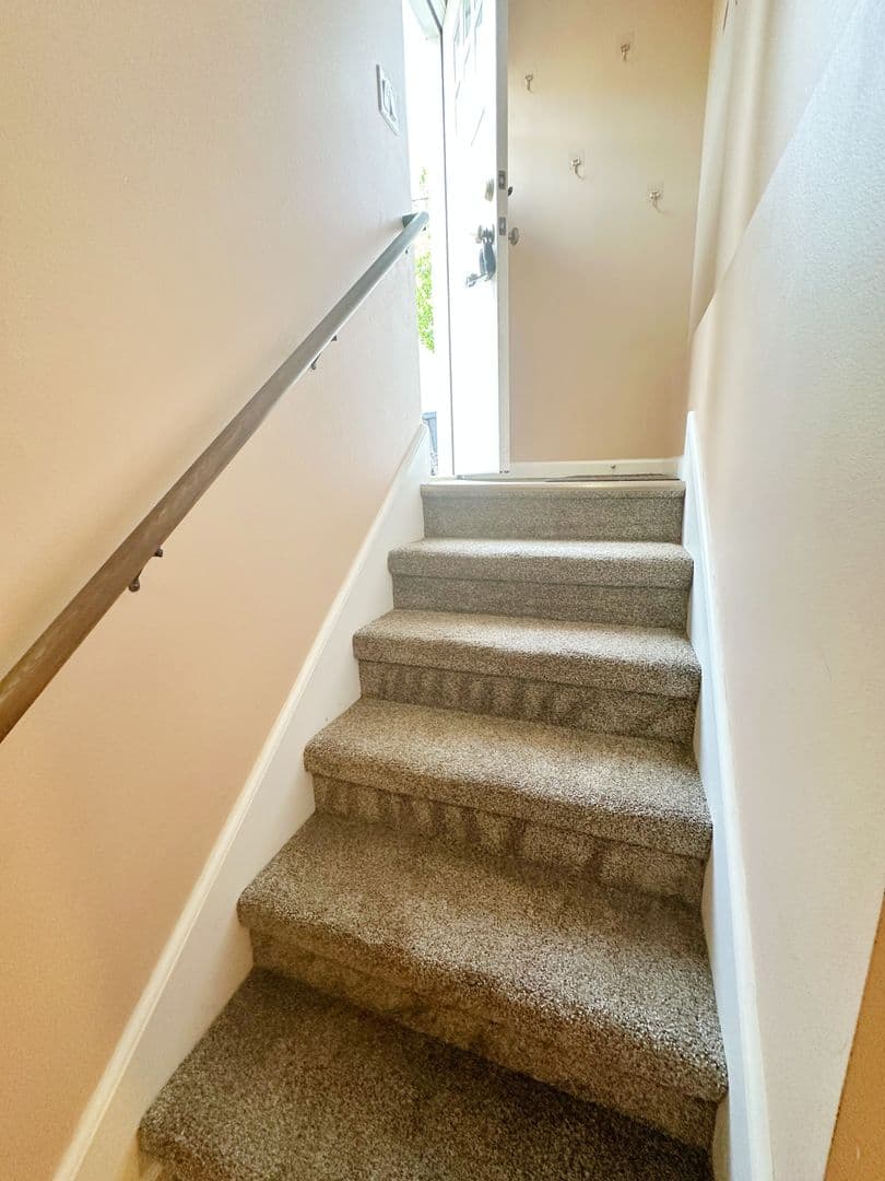 Portland Apartment: 2327 North Buffalo Street