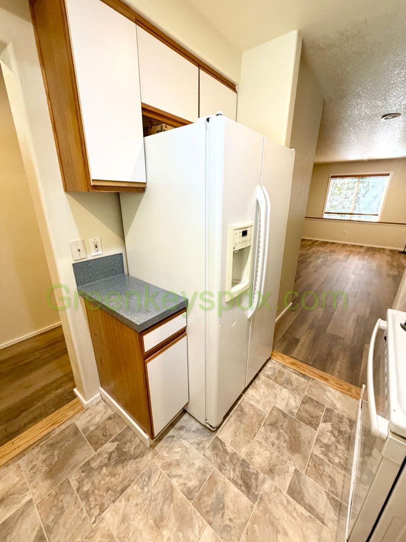 Troutdale House: 1032 Southwest Halsey Street