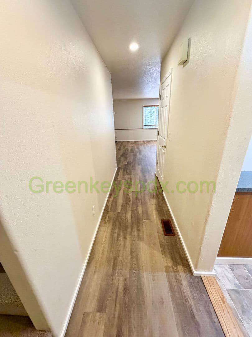 Troutdale House: 1032 Southwest Halsey Street