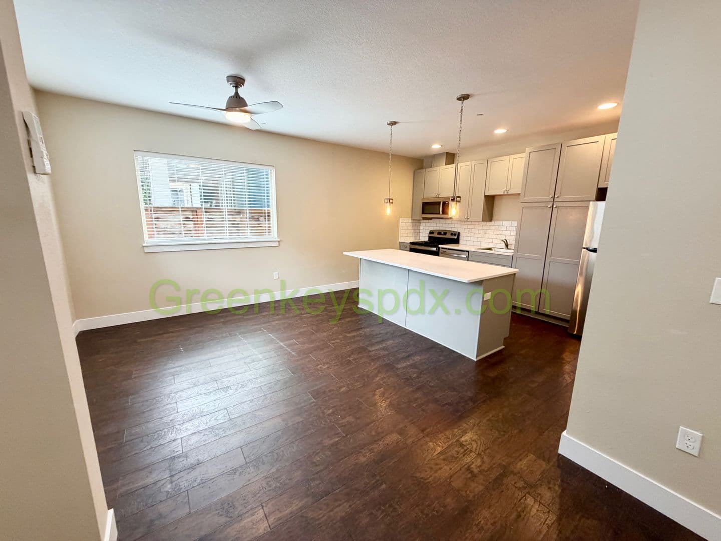 Portland Apartment: 2015 Northeast 47th Avenue