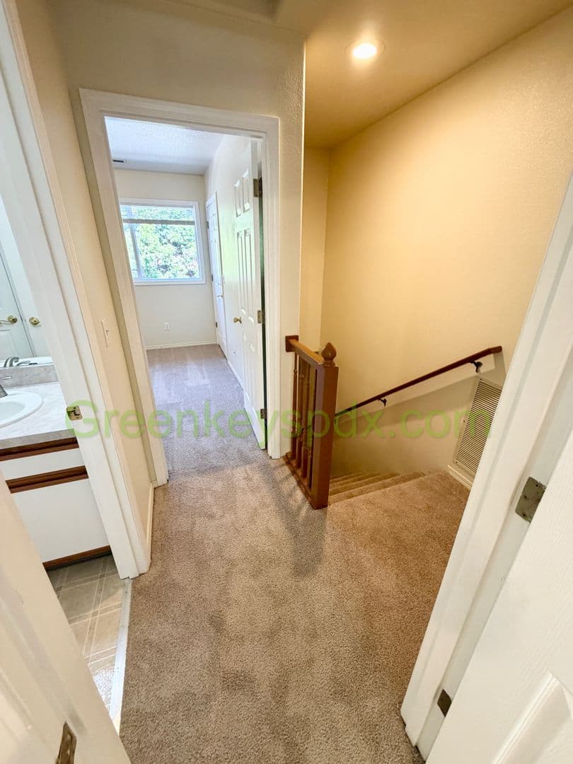 Troutdale House: 1032 Southwest Halsey Street