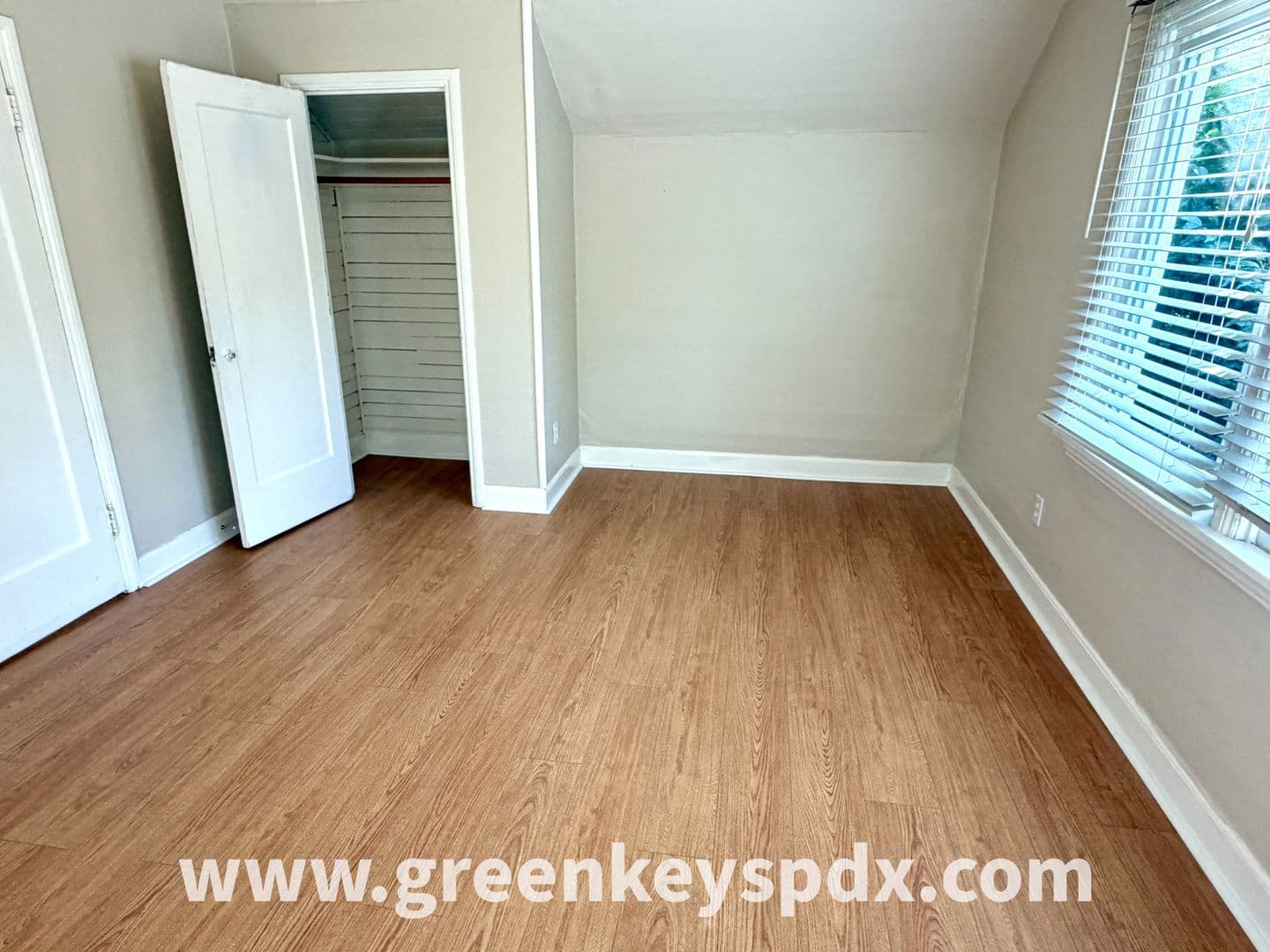 Portland Apartment: 1136 Southwest Gibbs Street