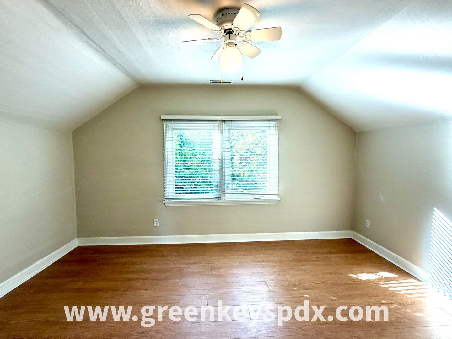 Portland Apartment: 1136 Southwest Gibbs Street