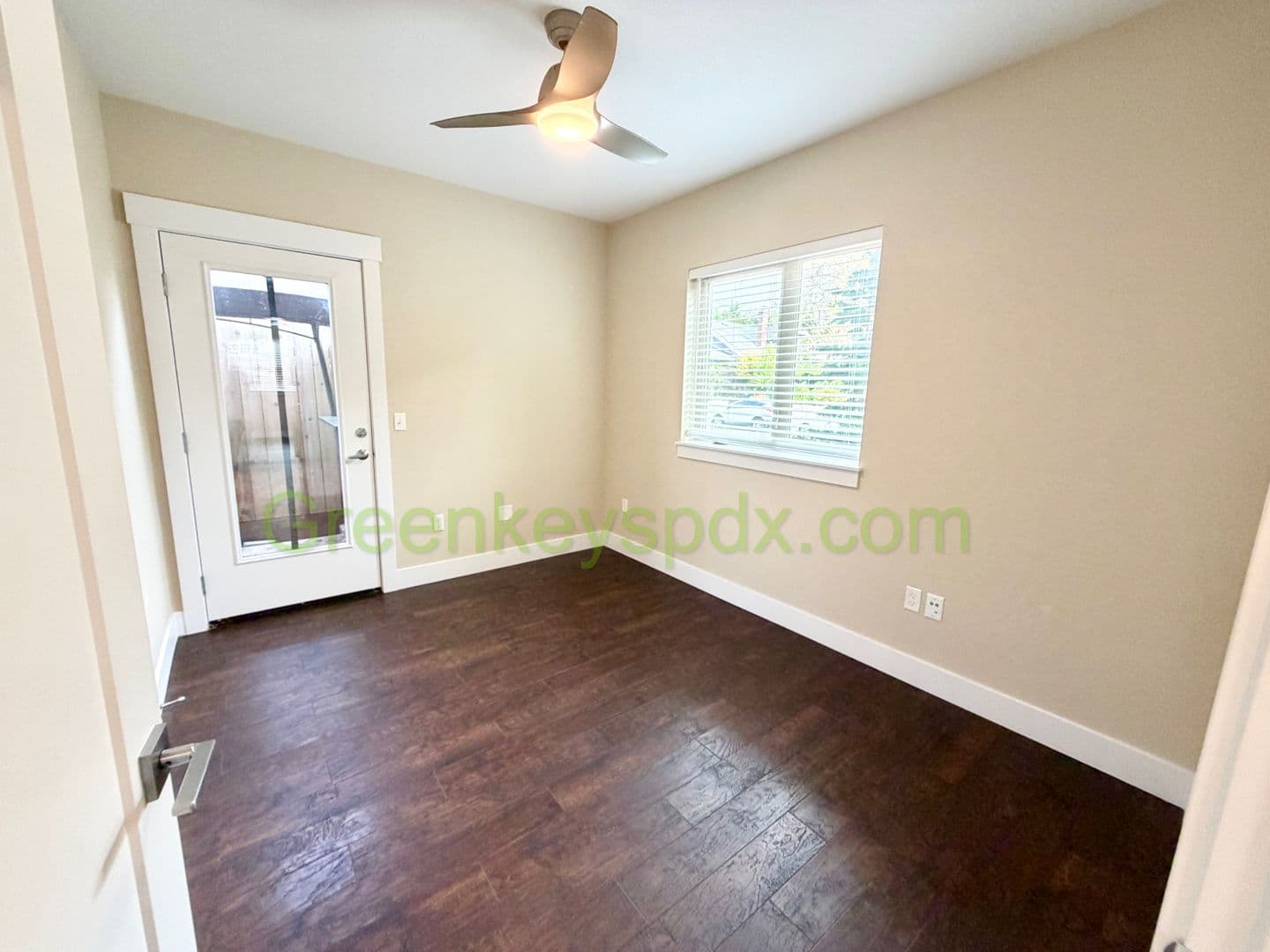 Portland Apartment: 2015 Northeast 47th Avenue