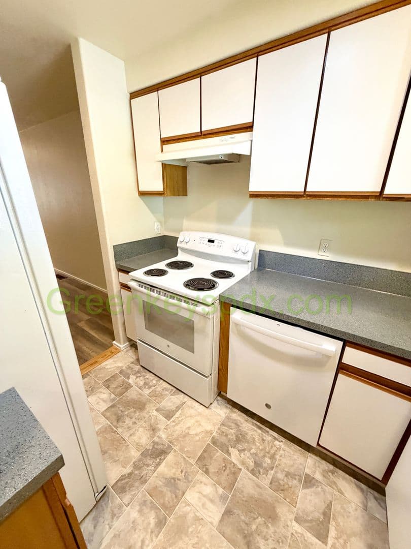 Troutdale House: 1032 Southwest Halsey Street
