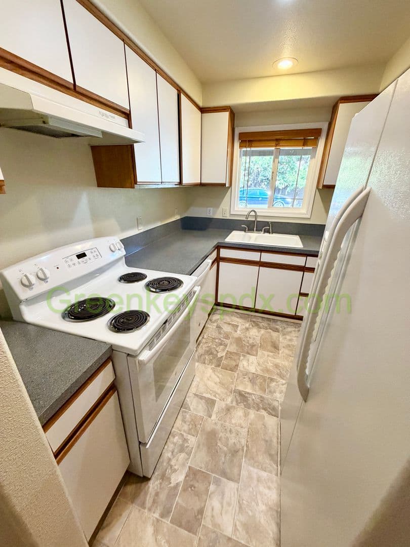 Troutdale House: 1032 Southwest Halsey Street