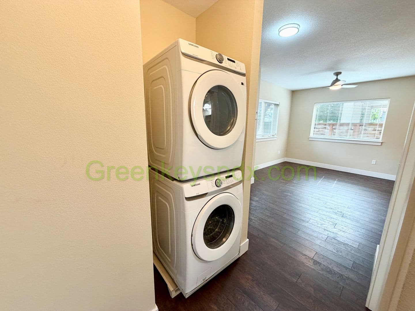 Portland Apartment: 2015 Northeast 47th Avenue