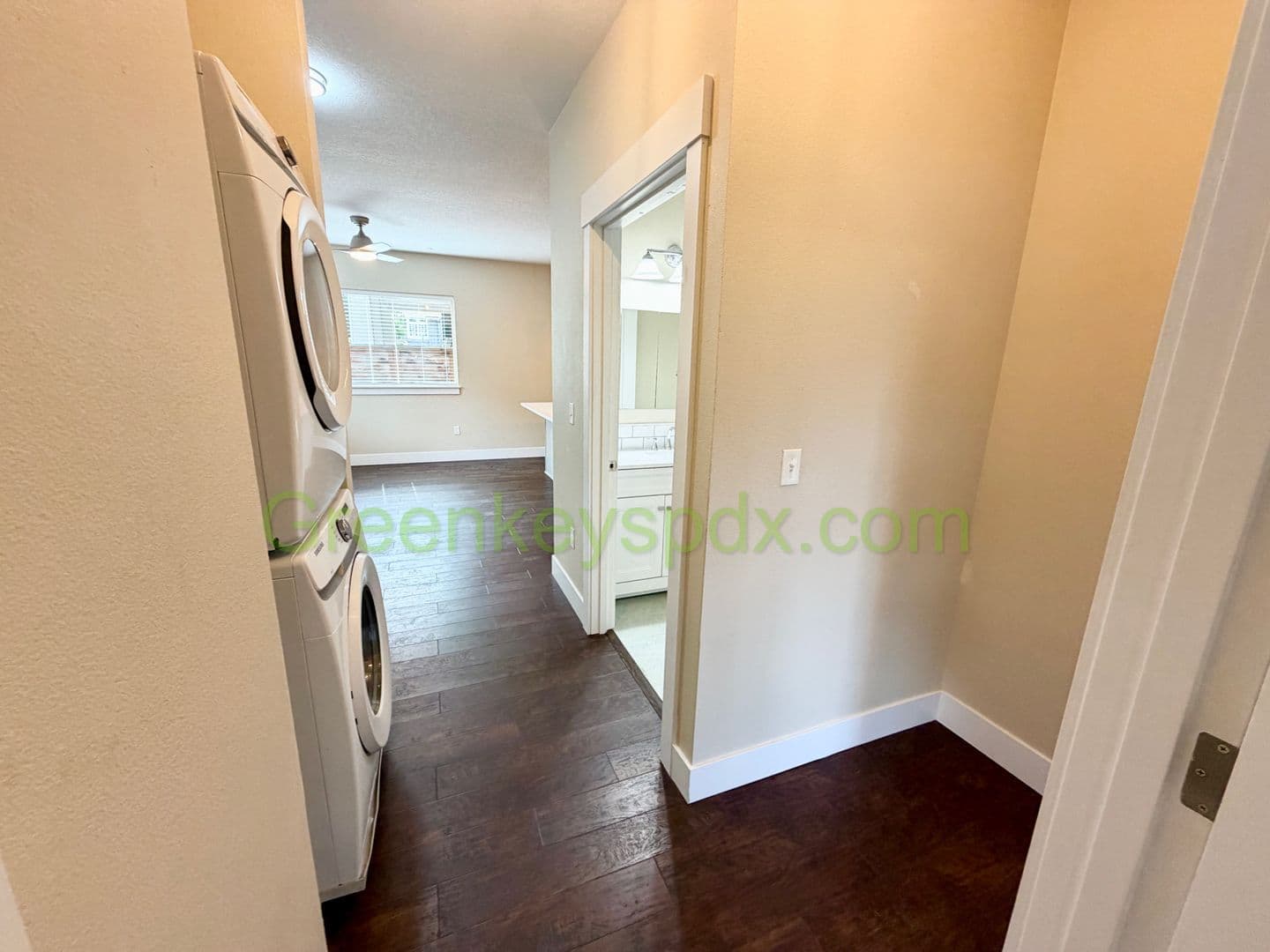 Portland Apartment: 2015 Northeast 47th Avenue