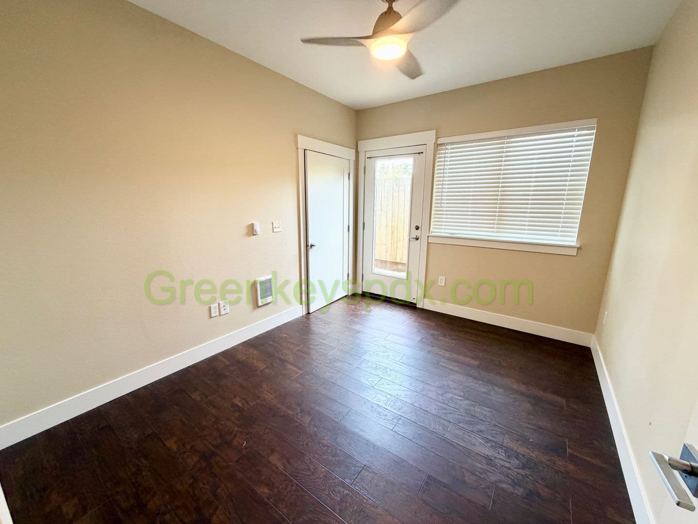 Portland Apartment: 2015 Northeast 47th Avenue