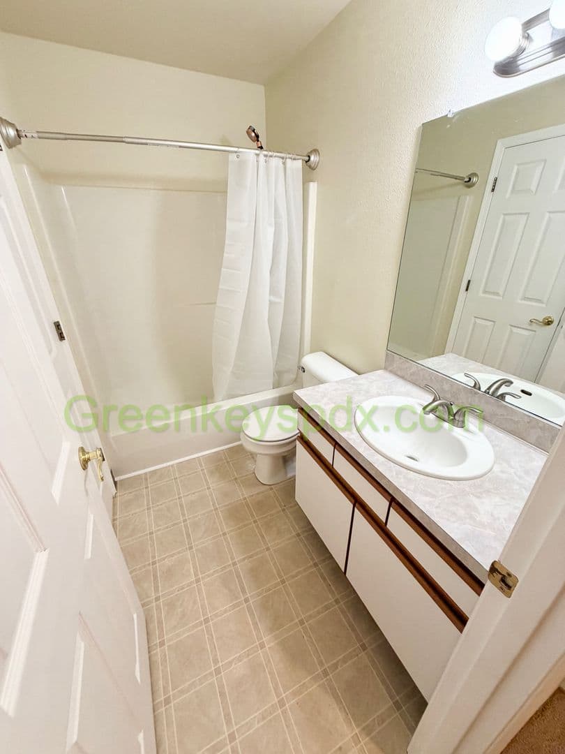 Troutdale House: 1032 Southwest Halsey Street