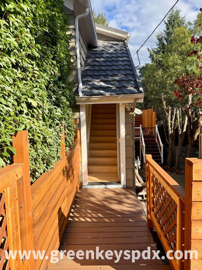 Portland Apartment: 1136 Southwest Gibbs Street