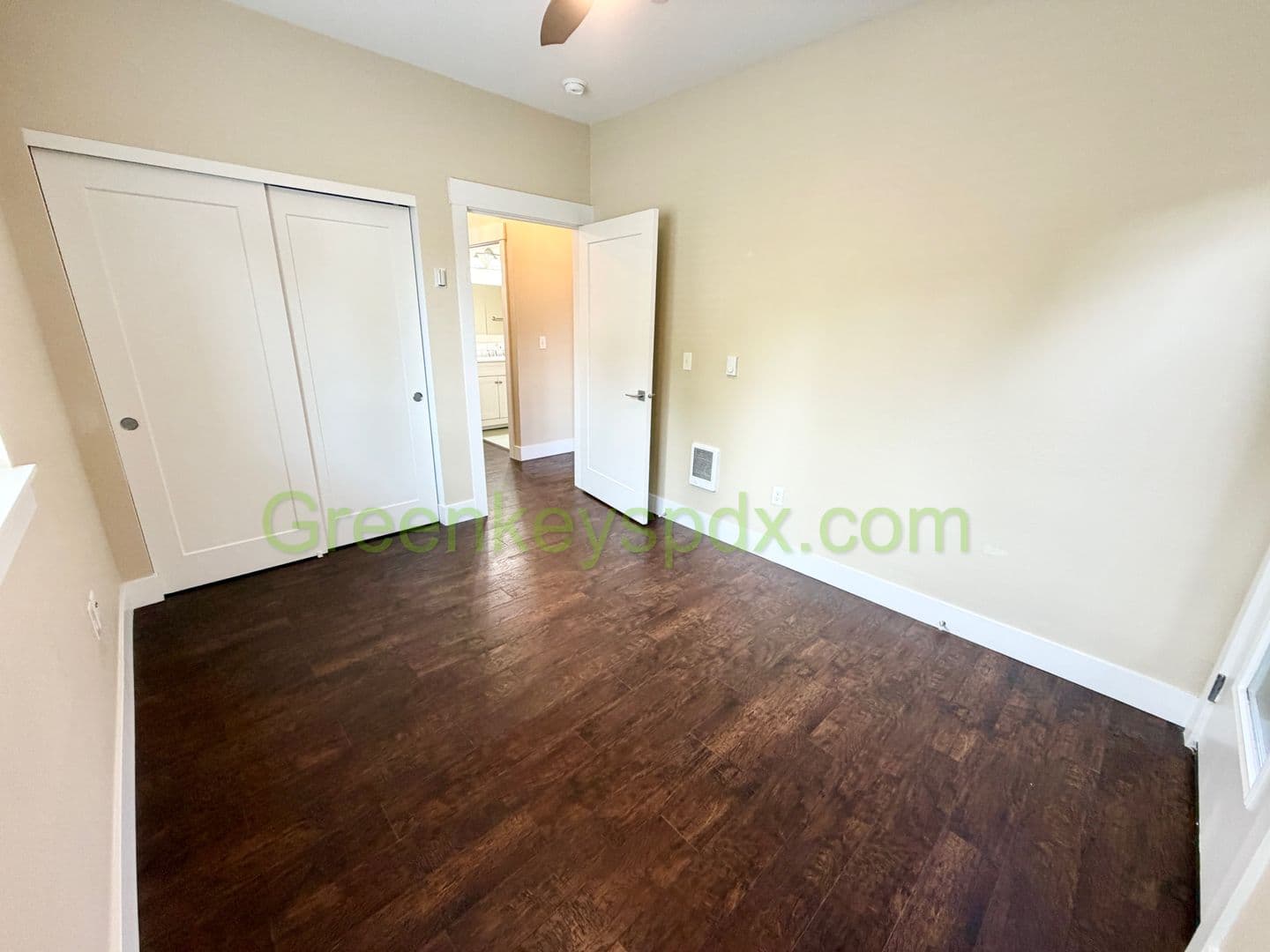 Portland Apartment: 2015 Northeast 47th Avenue