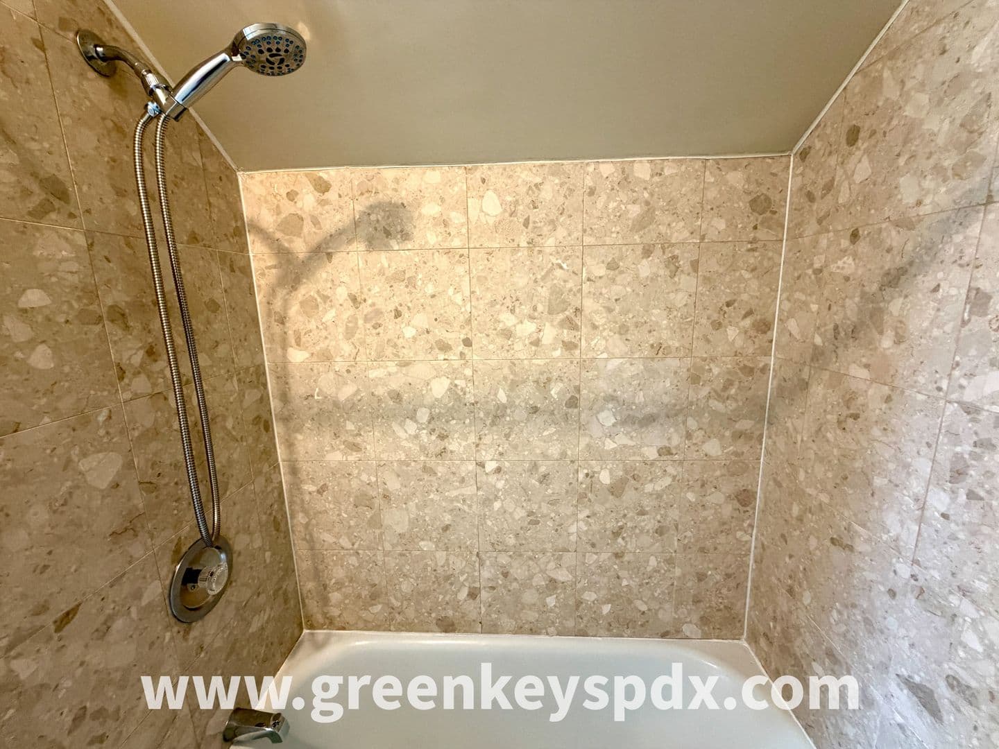 Portland Apartment: 1136 Southwest Gibbs Street