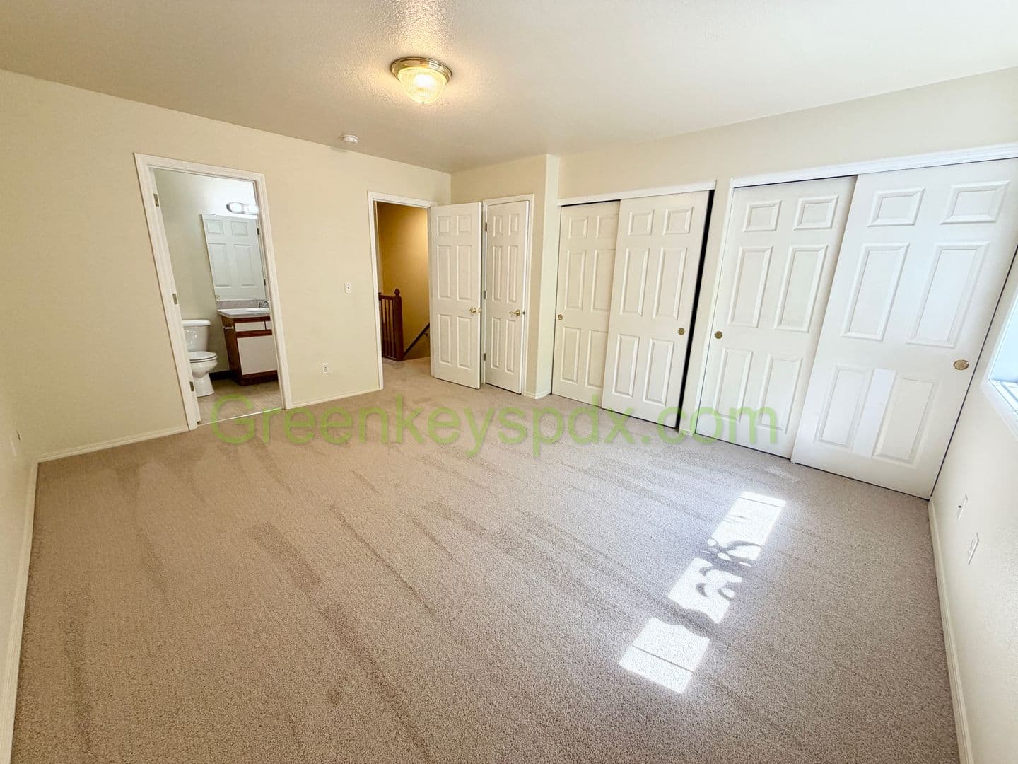 Troutdale House: 1032 Southwest Halsey Street