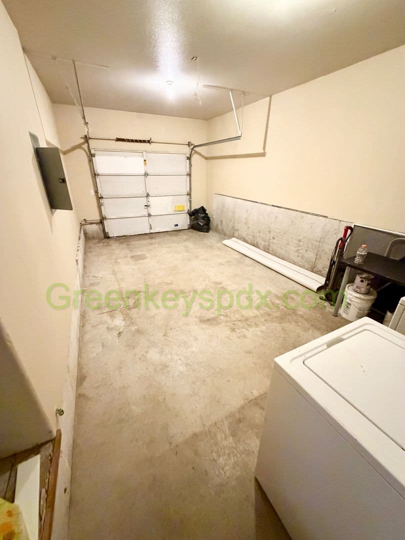 Troutdale House: 1032 Southwest Halsey Street
