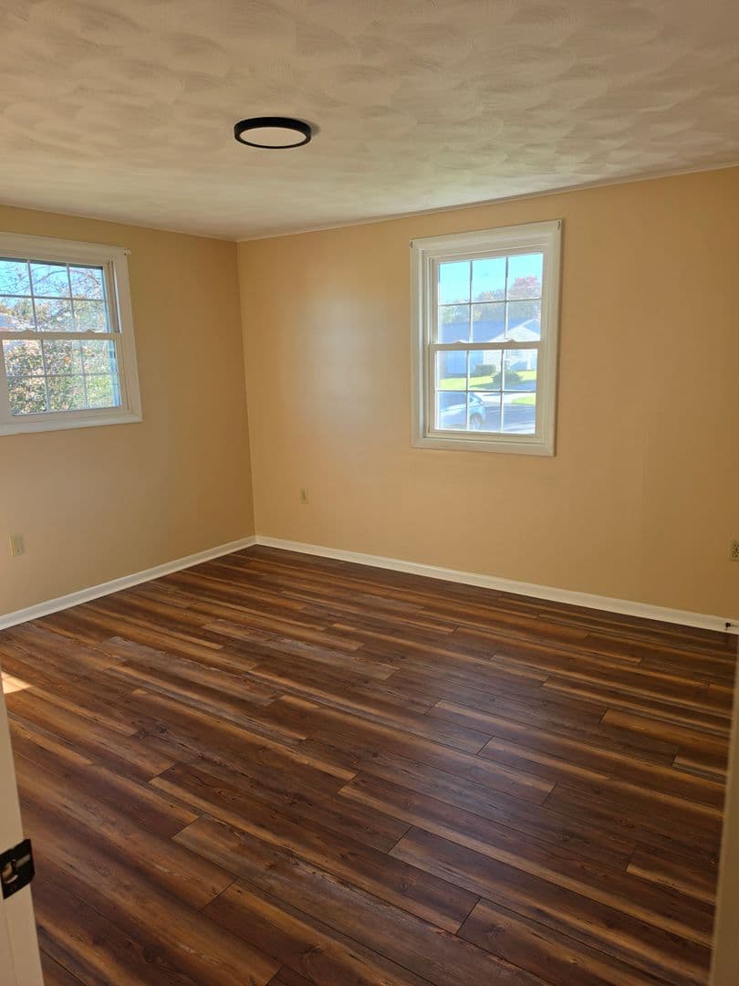 Martinsburg Apartment: 404 Maple St.