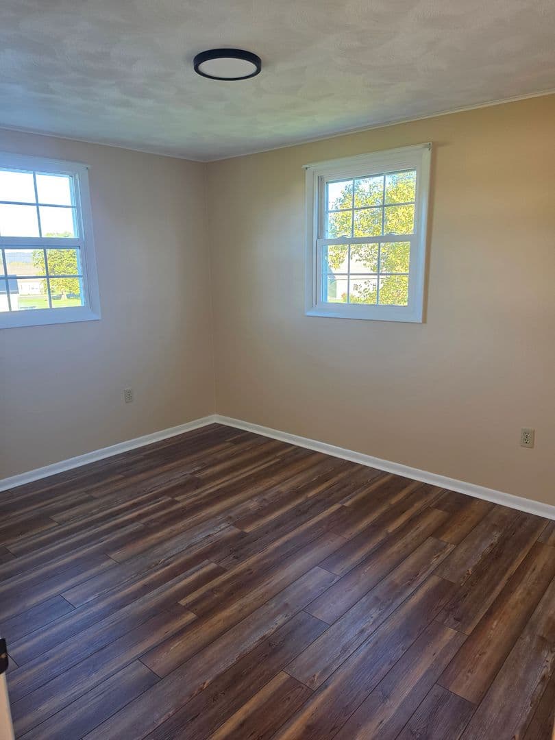 Martinsburg Apartment: 404 Maple St.