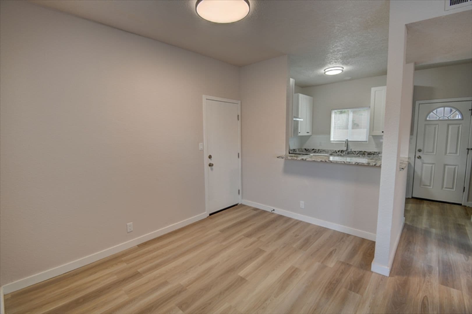 Albuquerque House: 510 Phoenix Ave NW