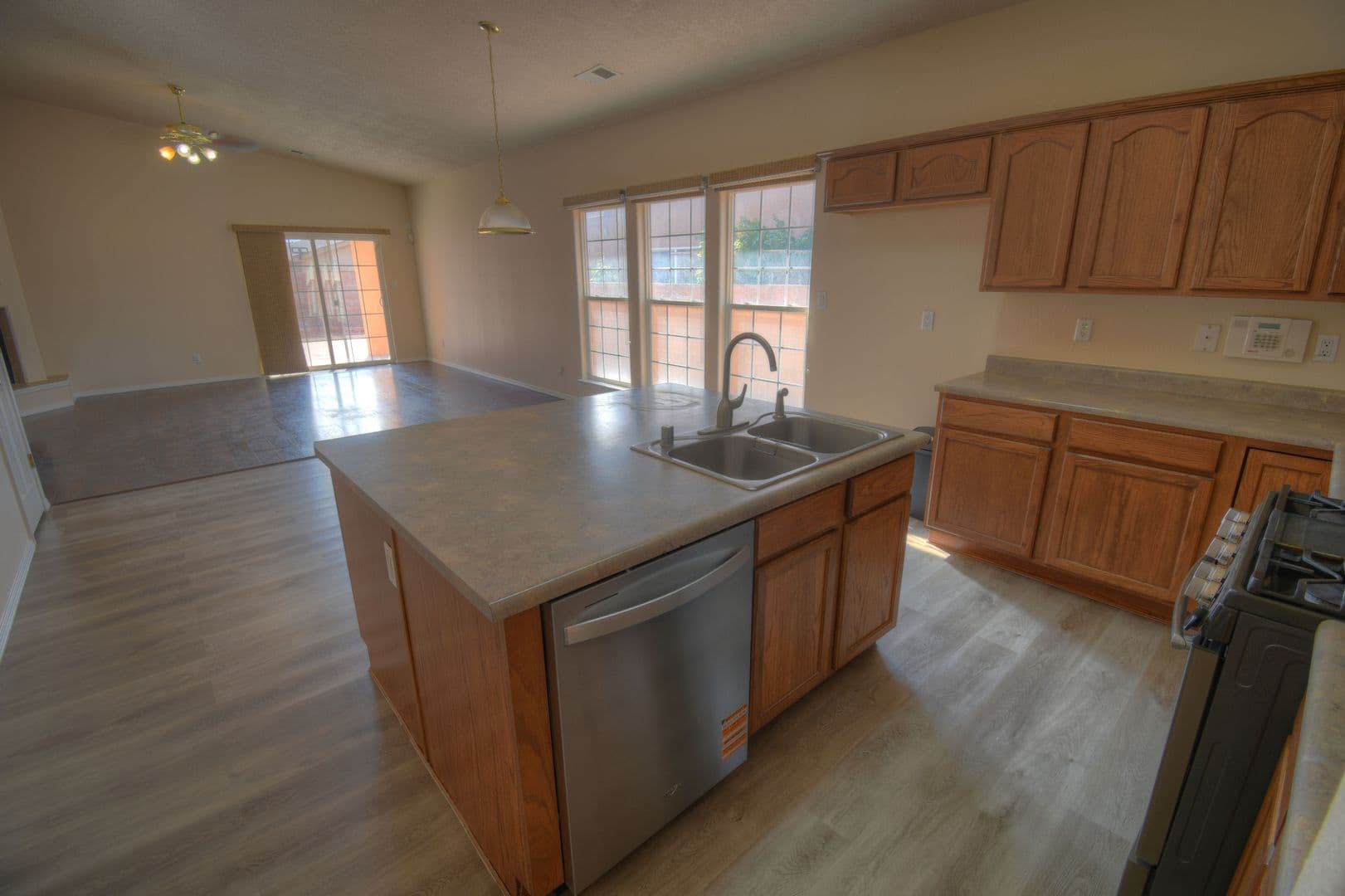 Albuquerque House: 908 Tumulus Drive NW