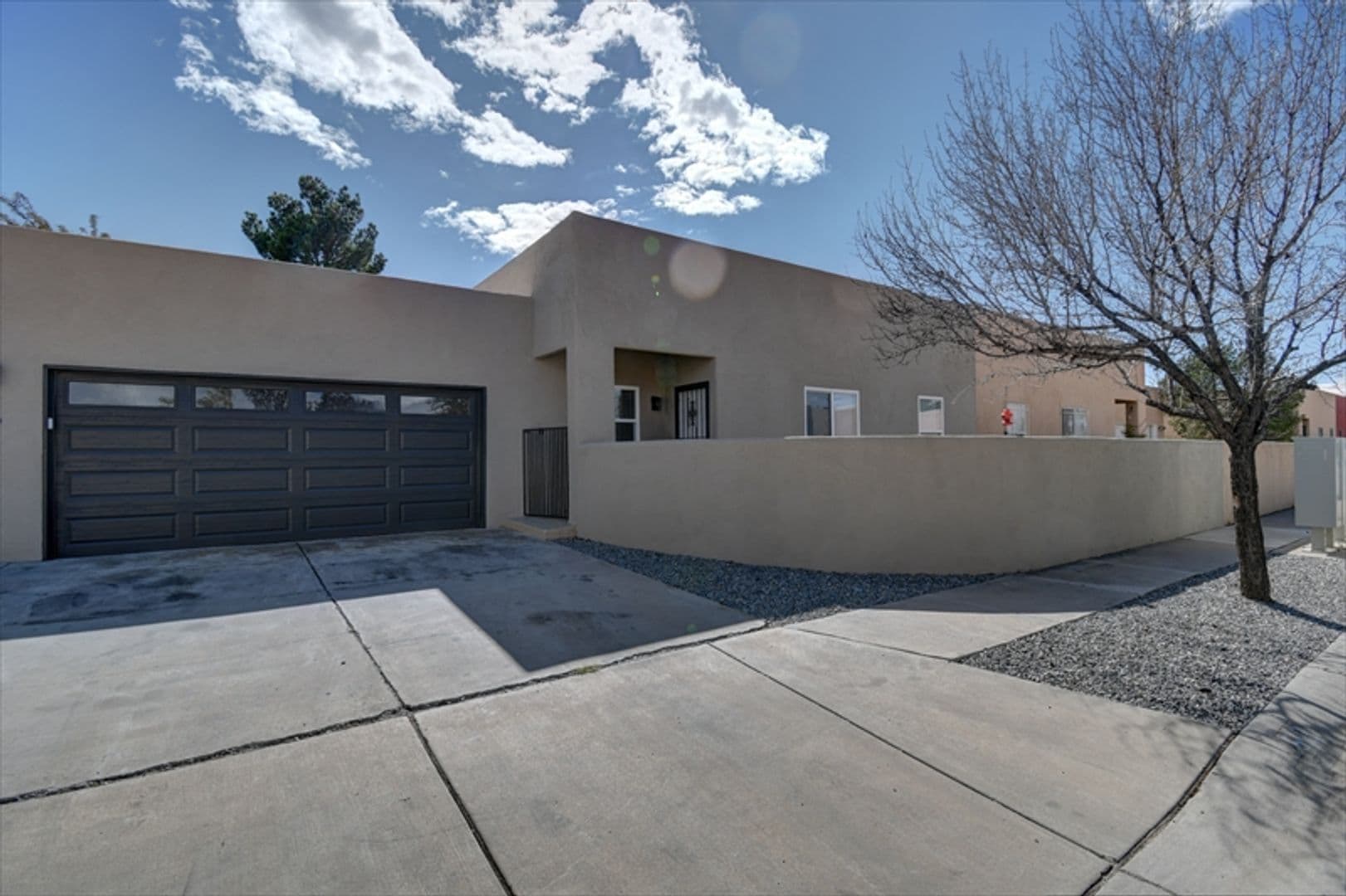 Albuquerque House: 510 Phoenix Ave NW