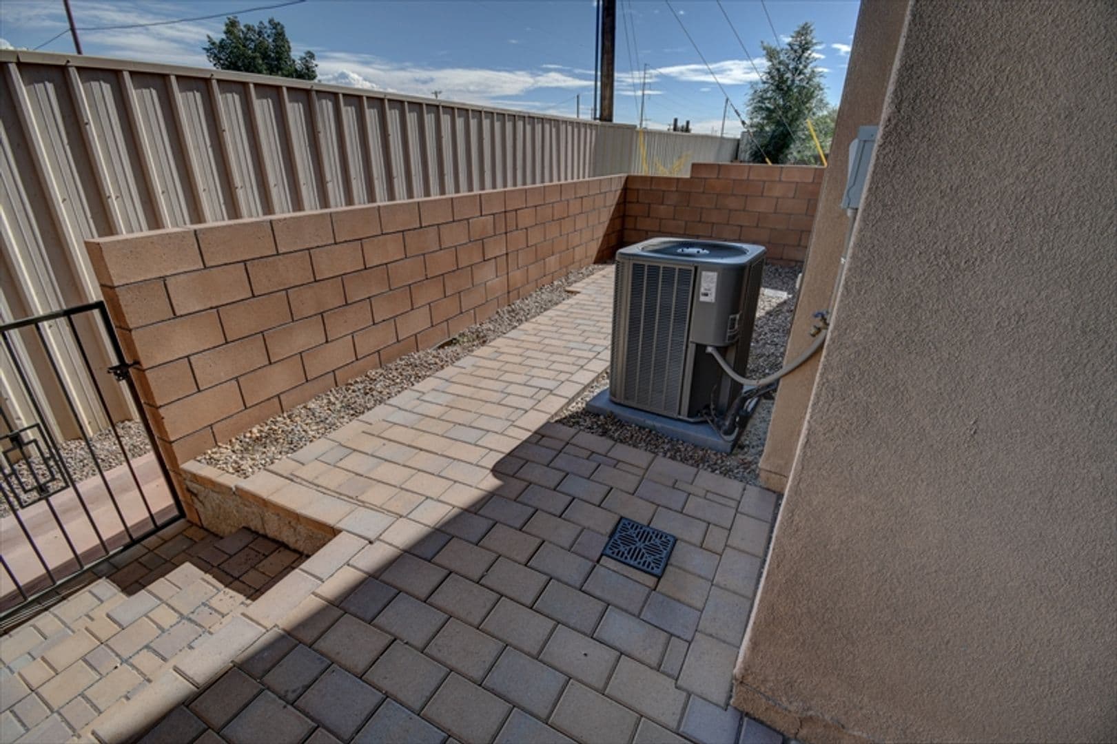 Albuquerque House: 201 San Clemente NW