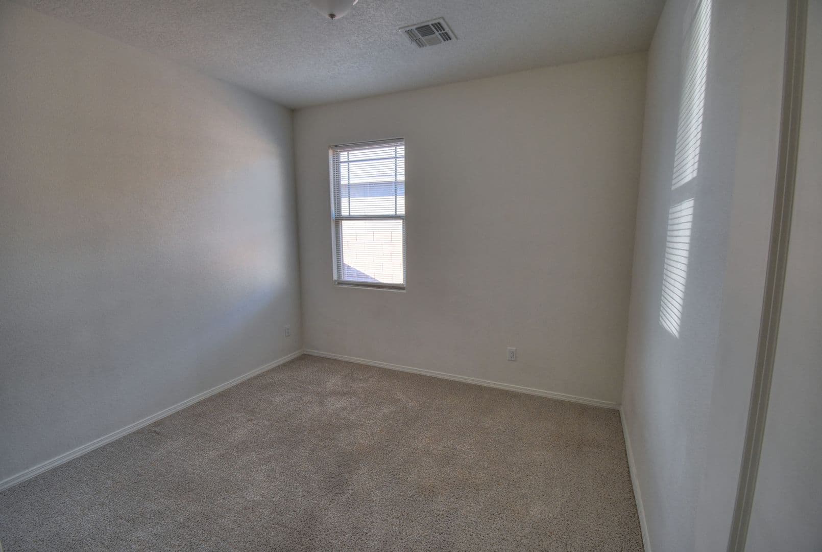 Rio Rancho House: 6244 Harrier Hawk