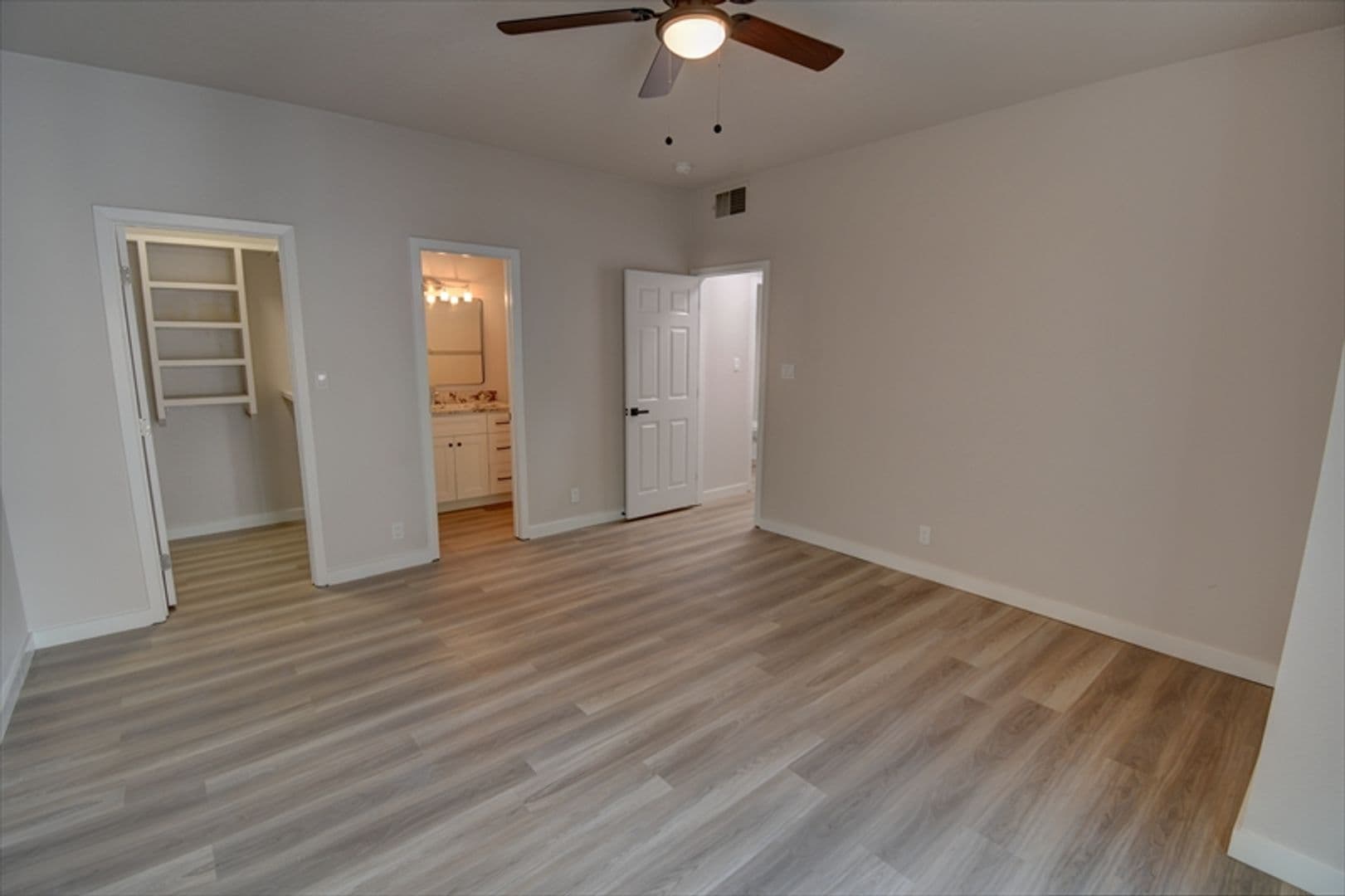 Albuquerque House: 510 Phoenix Ave NW