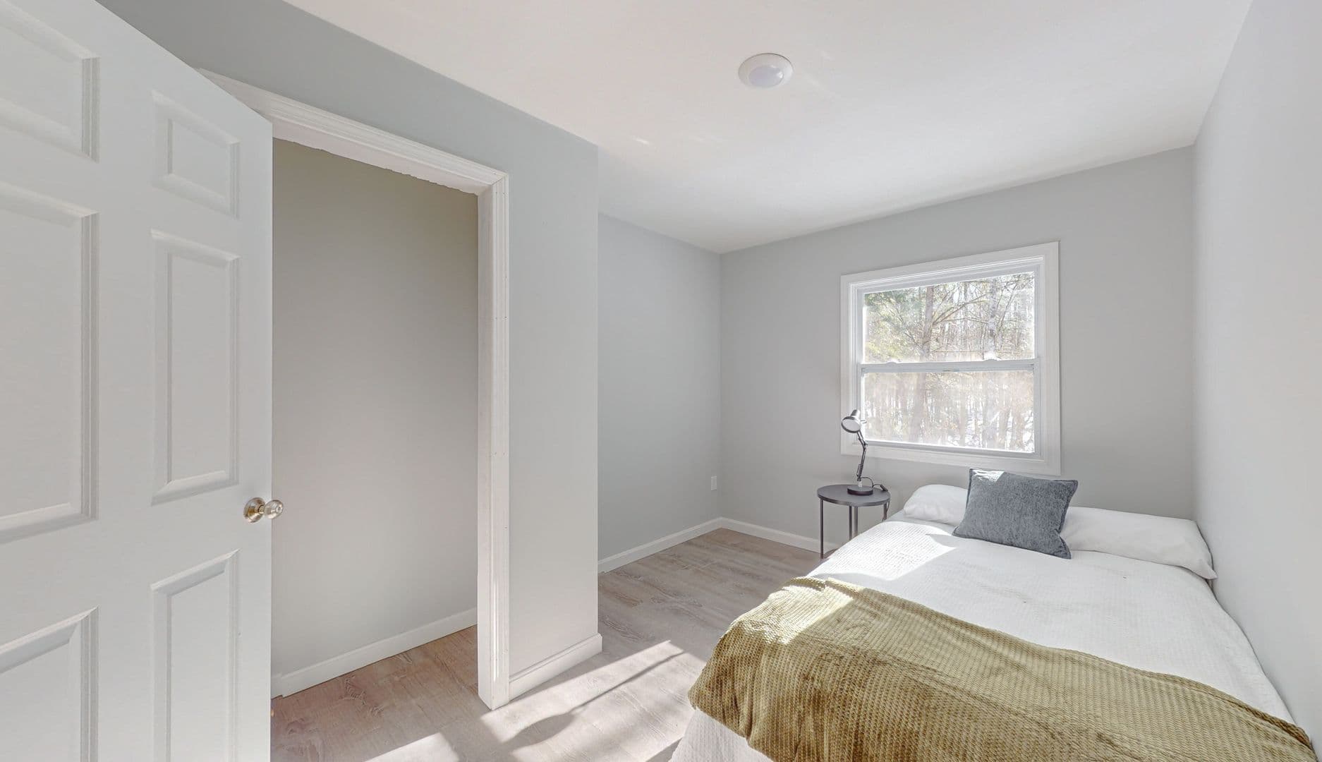 Springvale Apartment: 73 Barth Way