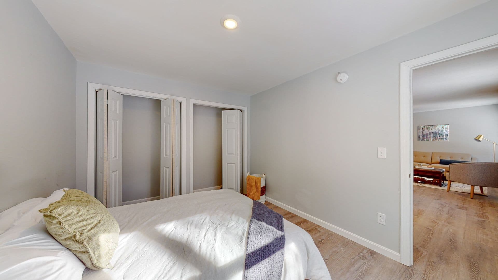 Springvale Apartment: 73 Barth Way