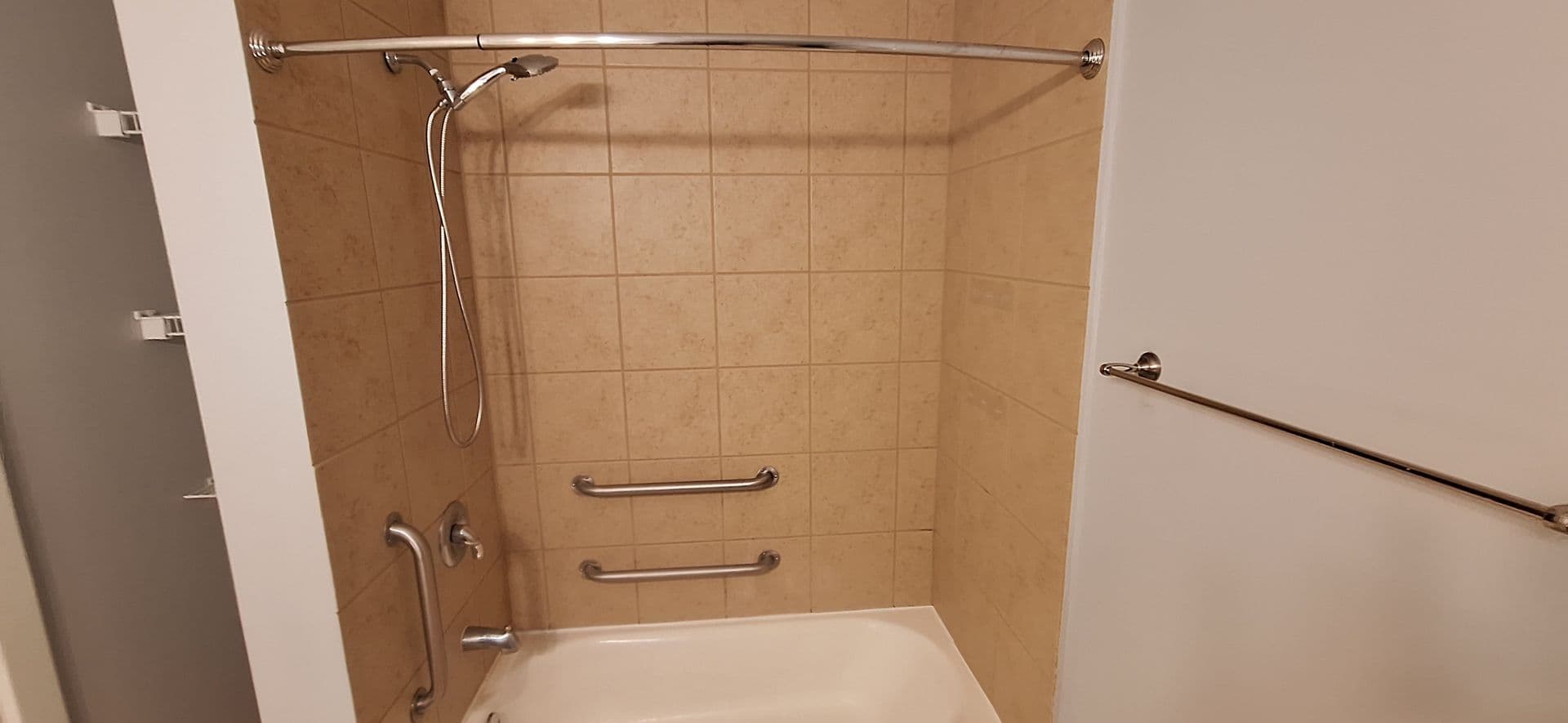 Minneapolis Apartment: 1025 Washington Ave S