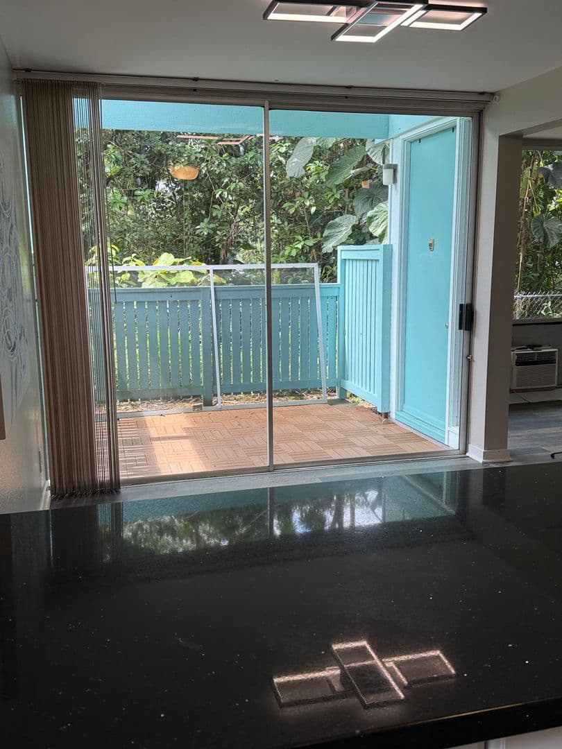 Hilo Townhome: 188 Hale Street #1B