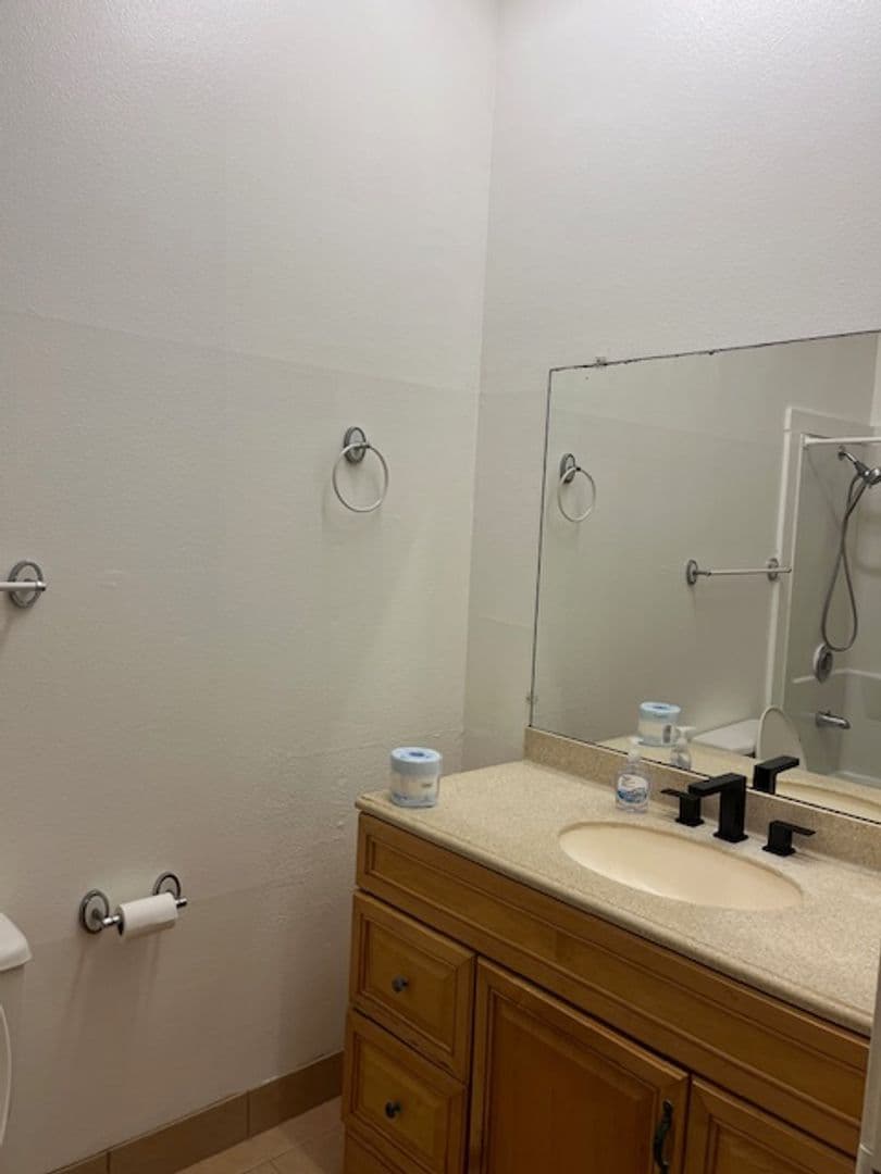 Hilo Condo: 355 Kalanianaole Street