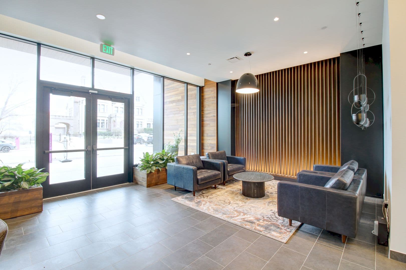 Omaha Apartment: 3737 Farnam Street