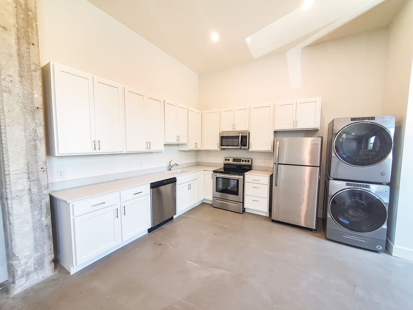 Omaha Apartment: 1311 S 9th St
