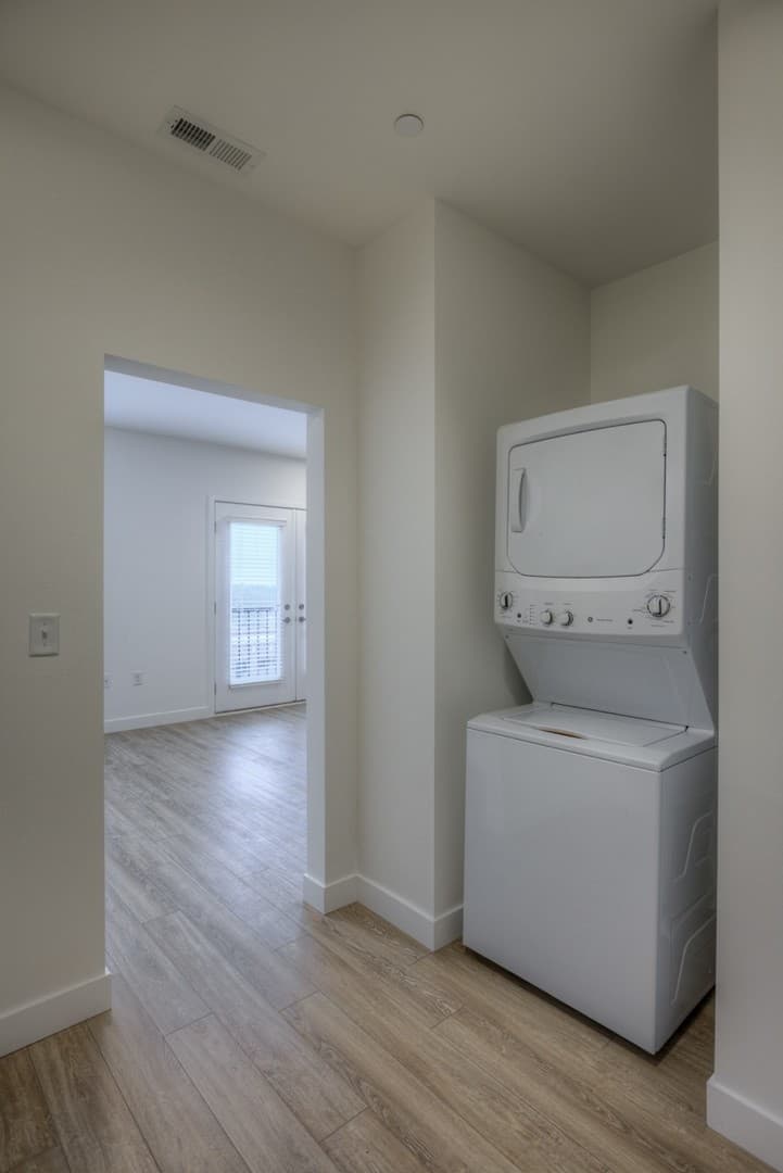 Omaha Apartment: 3820 Harney Street