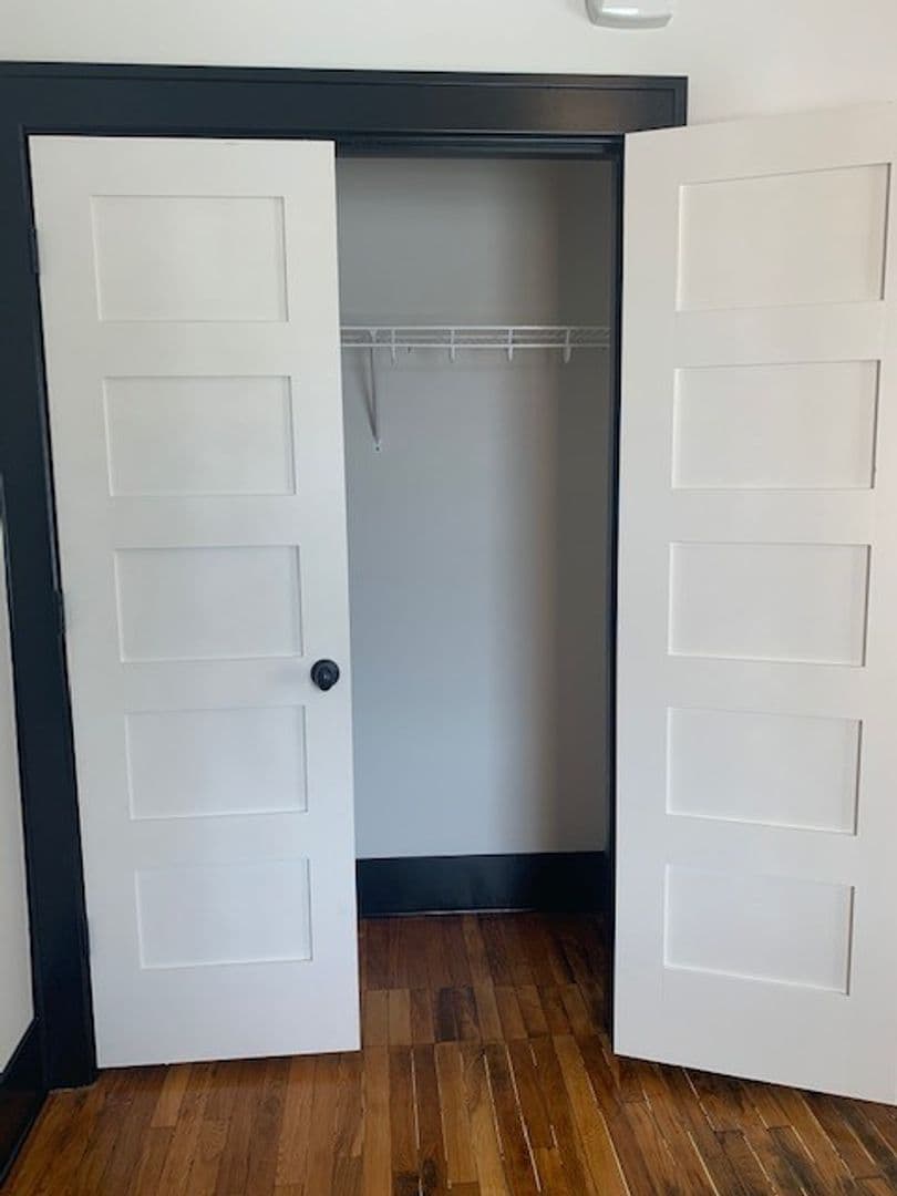 Omaha Apartment: 3804 Farnam St