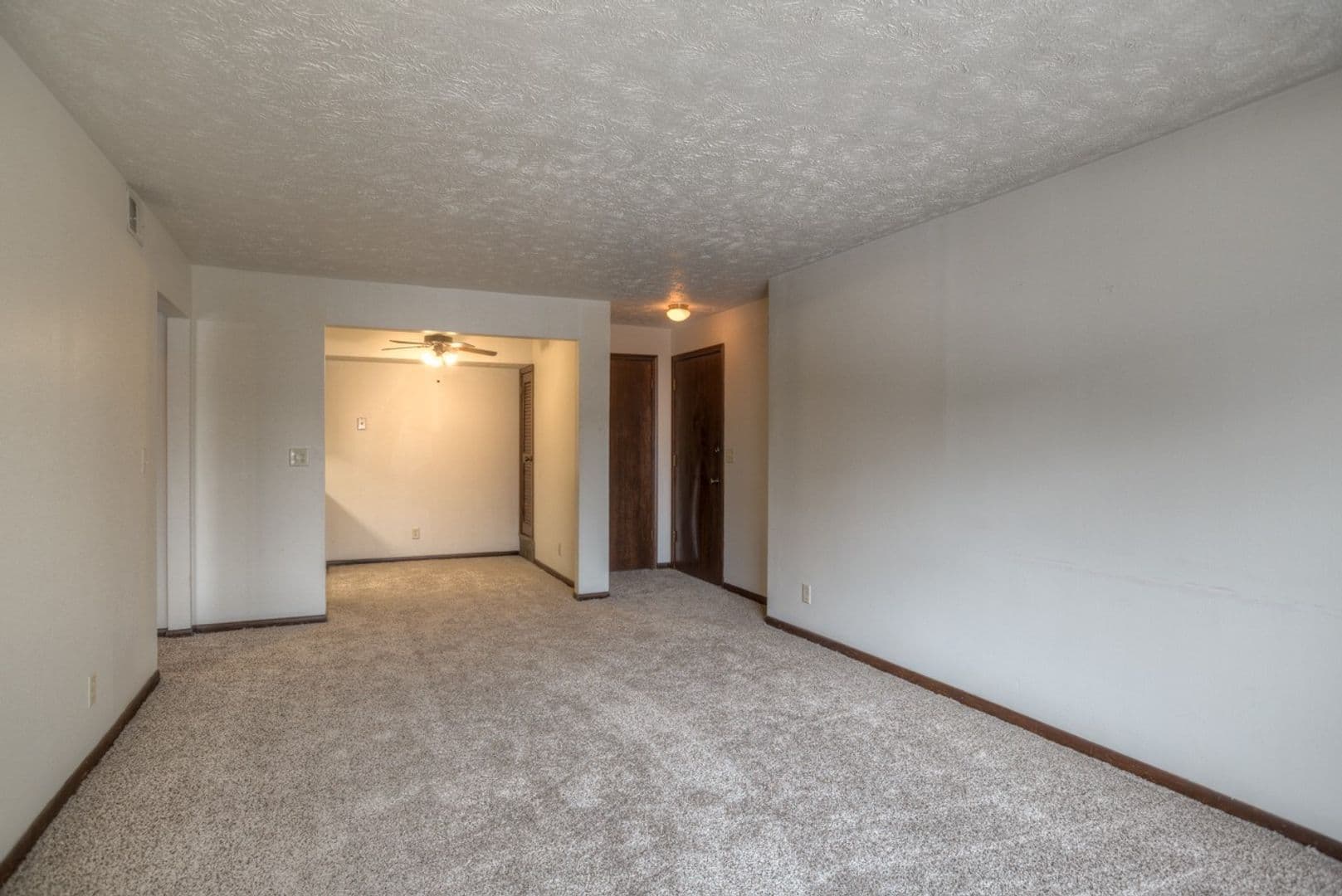 Omaha Apartment: 120 / 124 / 128 S 38th Street