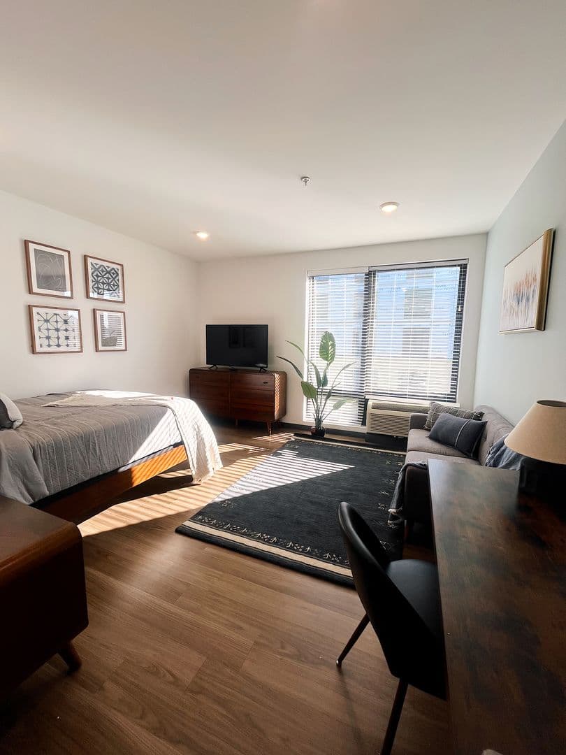 Omaha Apartment: 4400 S Douglas Street