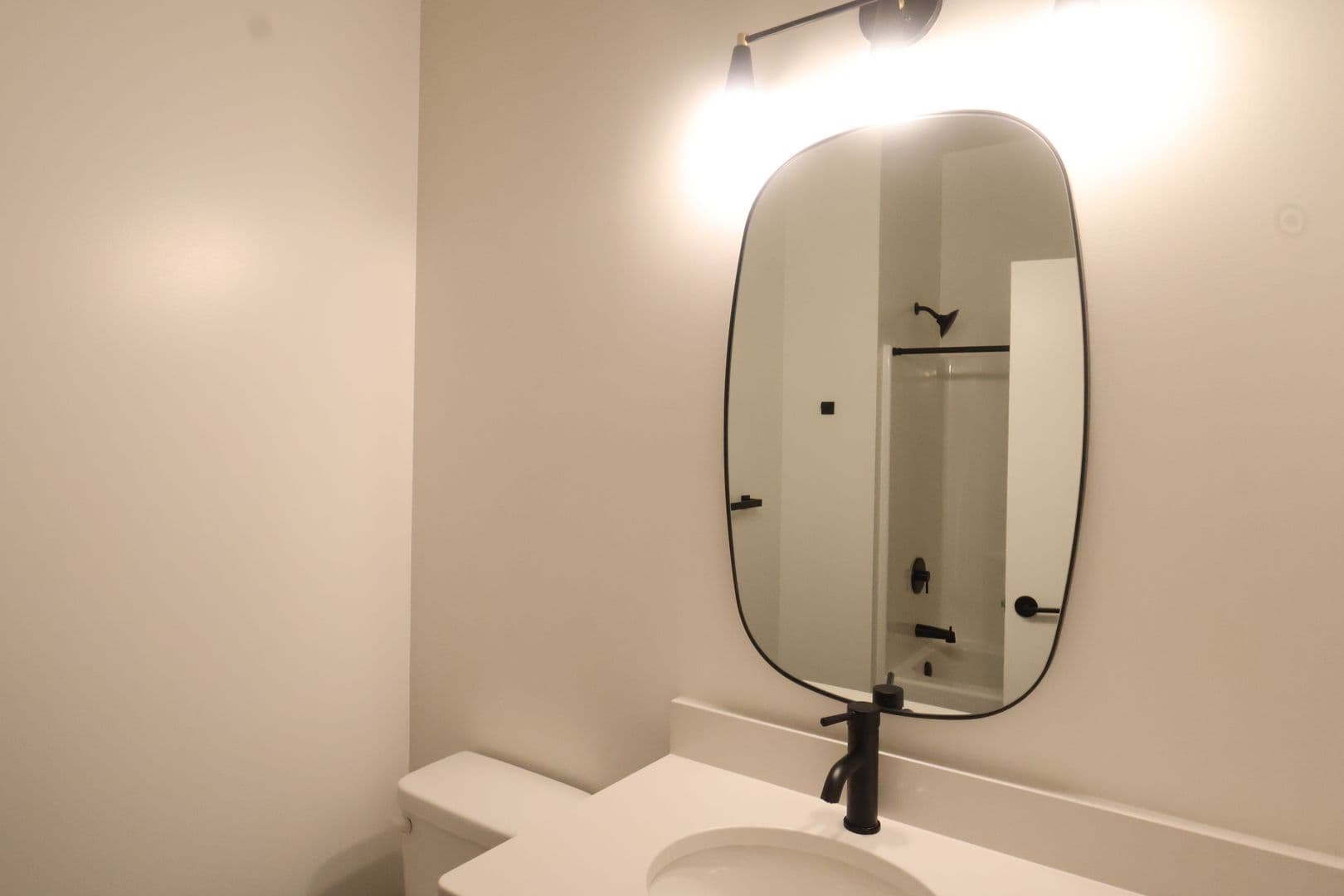 Omaha Apartment: 3737 Farnam Street