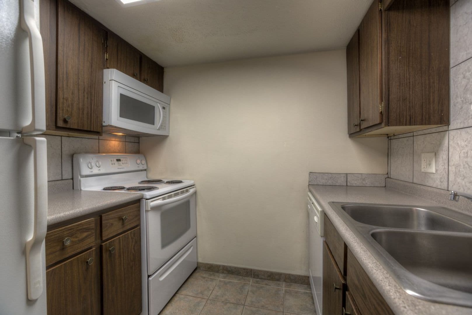 Omaha Apartment: 120 / 124 / 128 S 38th Street