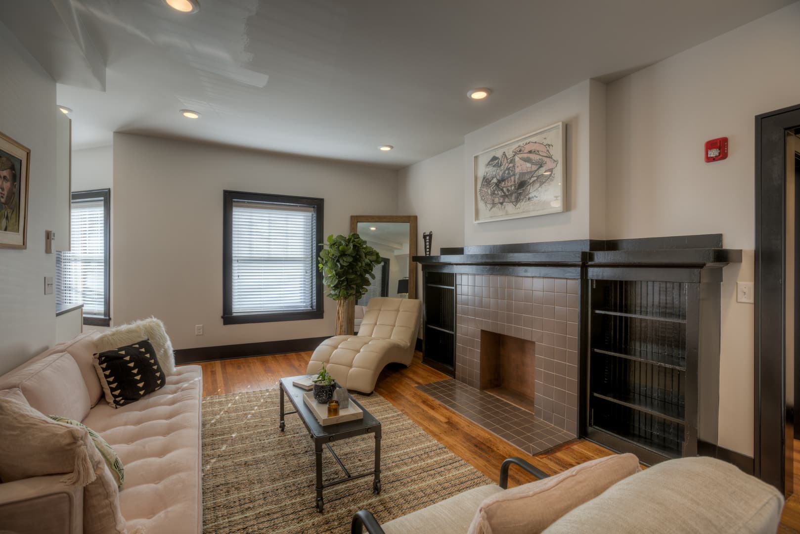 Omaha Apartment: 3804 Farnam St