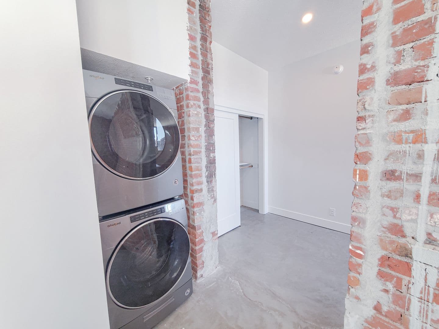 Omaha Apartment: 1311 S 9th St