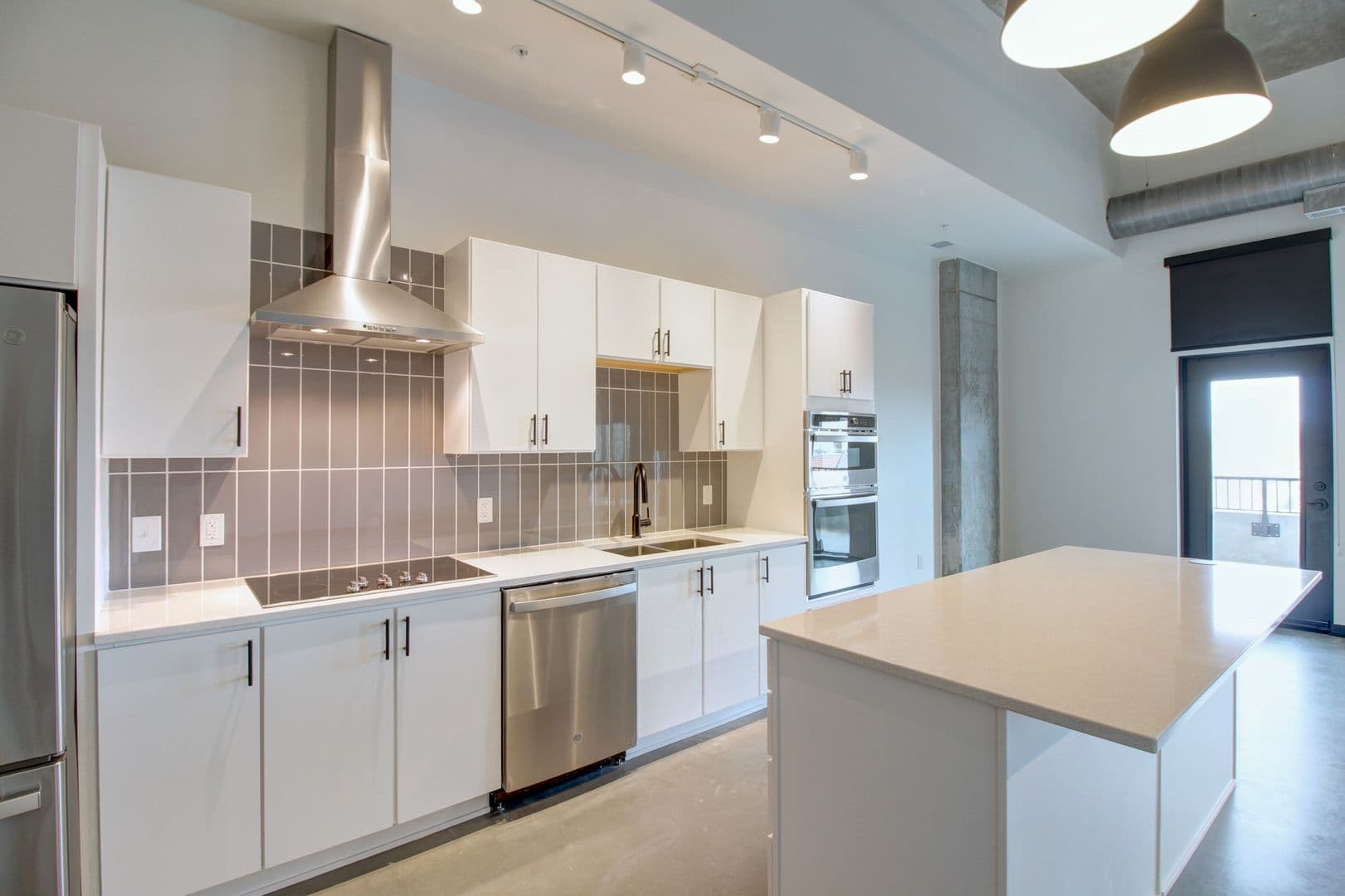 Omaha Apartment: 3737 Farnam Street