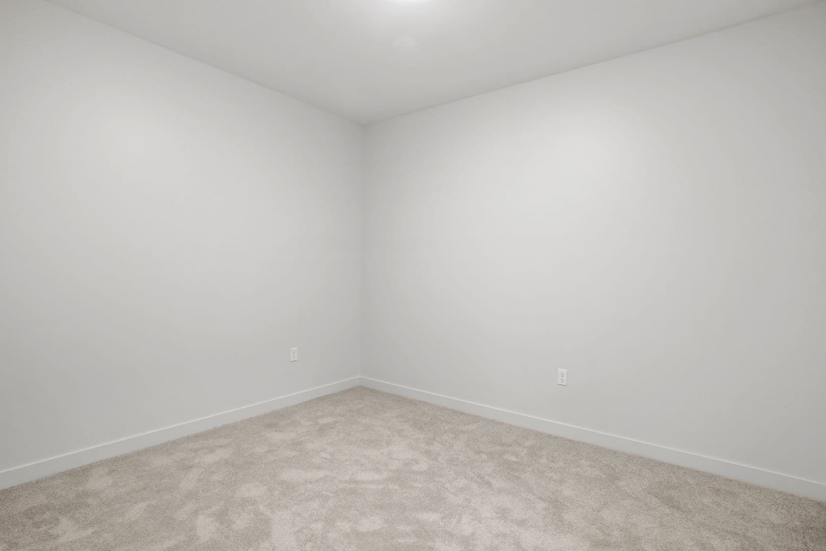 Omaha Apartment: 3306 Jones St
