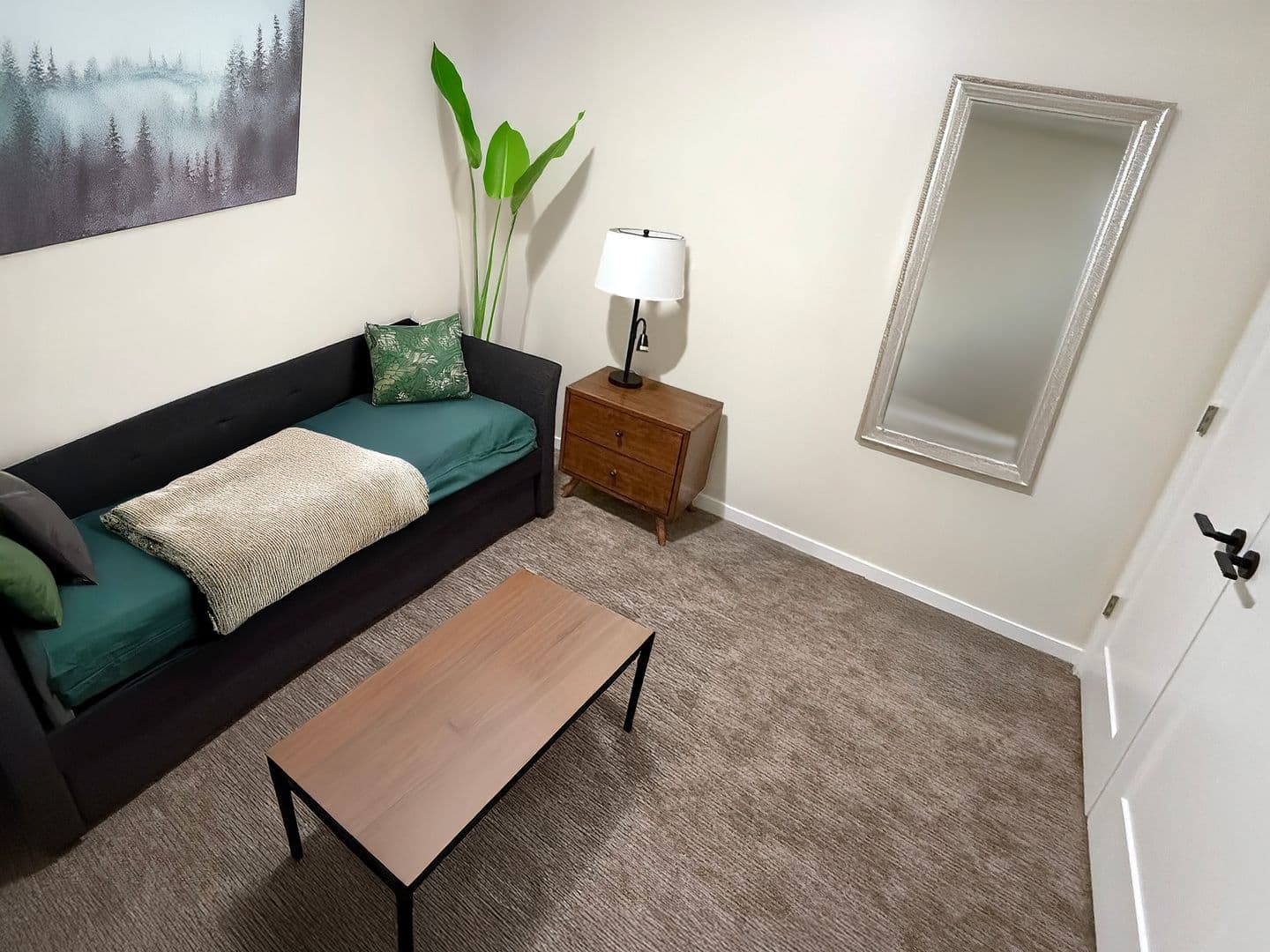 Omaha Apartment: 3612 Leavenworth St - 307
