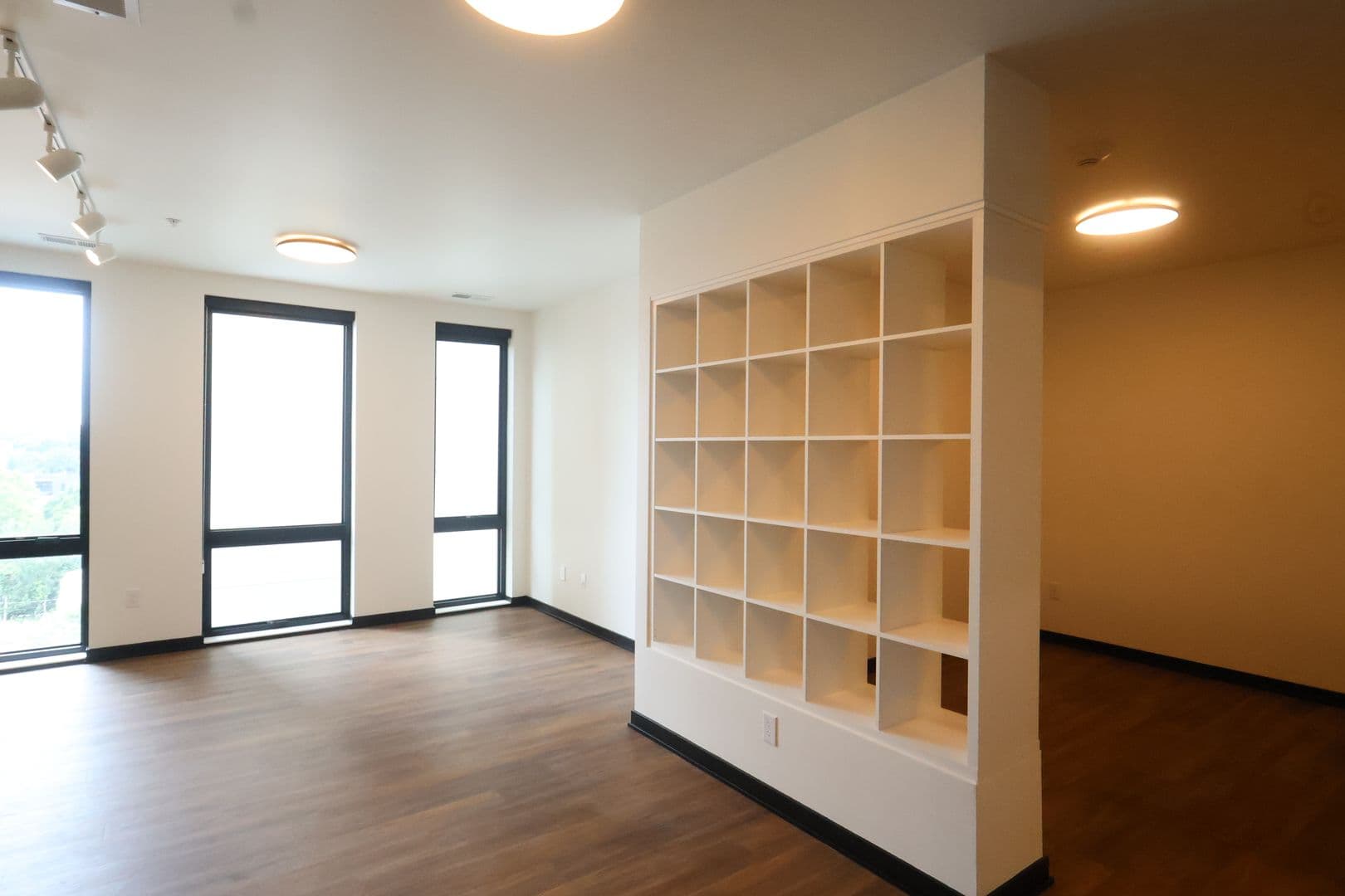 Omaha Apartment: 3737 Farnam Street